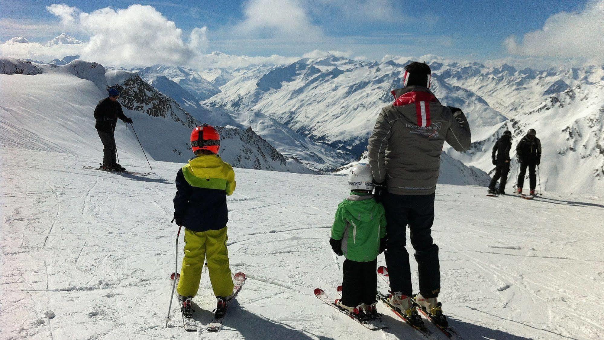 Alpenhotel Tirolerhof Neustift im Stubaital Esterno foto