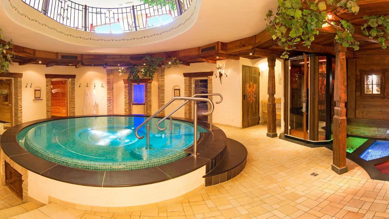Alpenhotel Tirolerhof Neustift im Stubaital Esterno foto